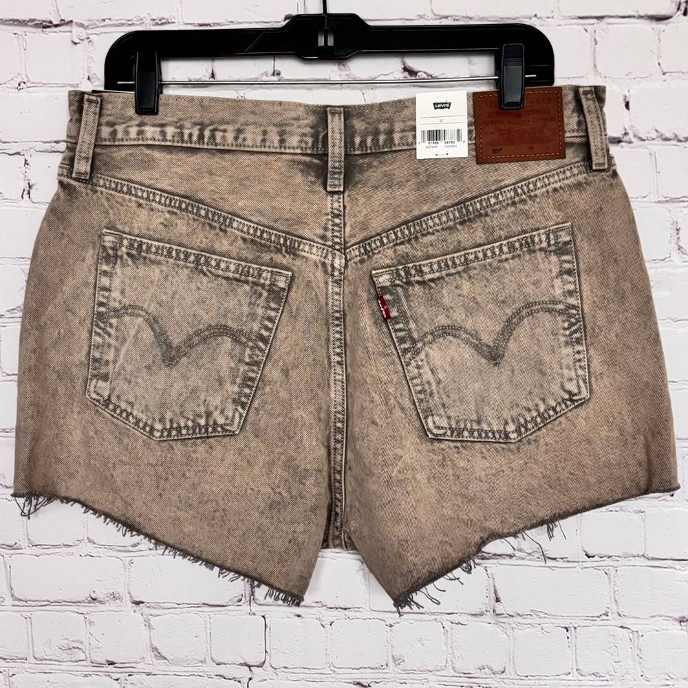 LEVI'S PREMIUM 501 High Rise Button-Fly Gray Denim Cut-Off Shorts--NWT--32 - Picture 2 of 13
